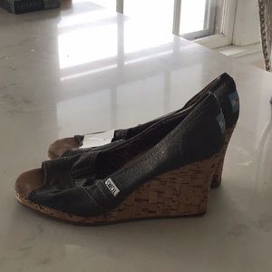 Toms wedge size 51/2